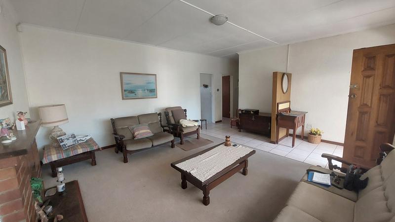 To Let 3 Bedroom Property for Rent in Chrismar Western Cape